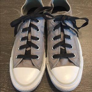 Double tongue converse